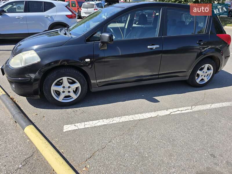 2008 nissan tiida