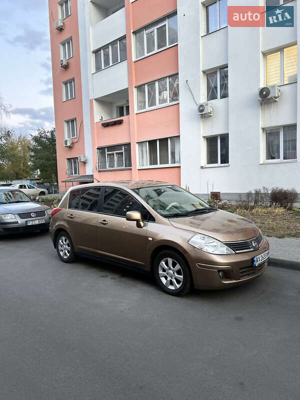 2008 nissan tiida