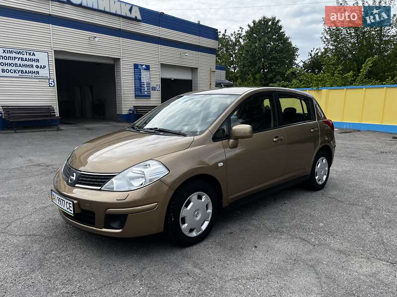 2008 nissan tiida