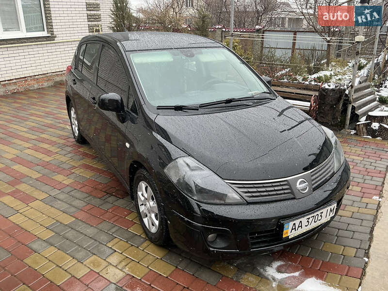 2008 nissan tiida