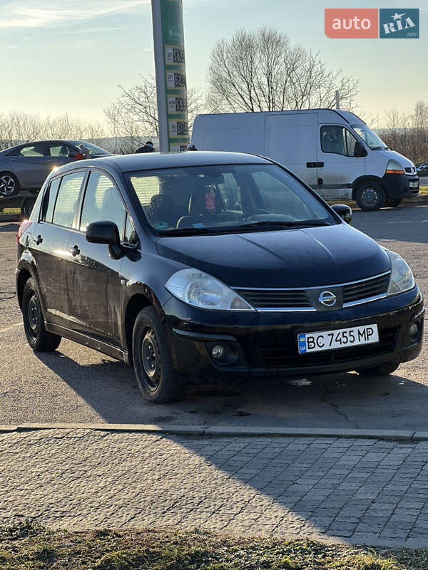 2009 nissan tiida