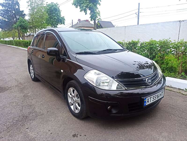 2011 nissan tiida