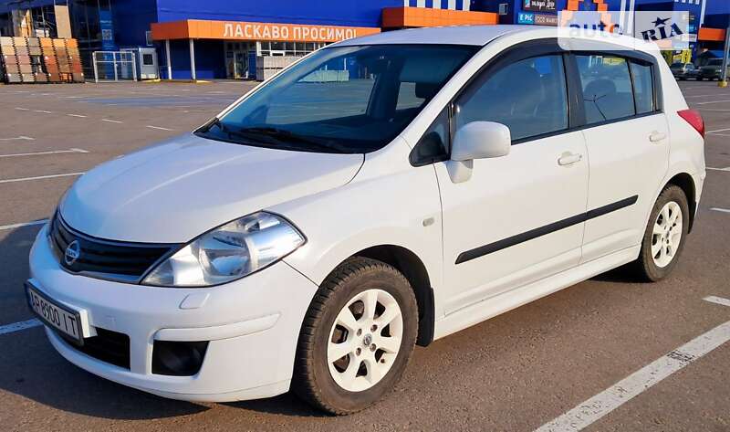 2011 nissan tiida