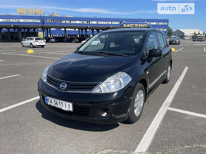 2012 nissan tiida