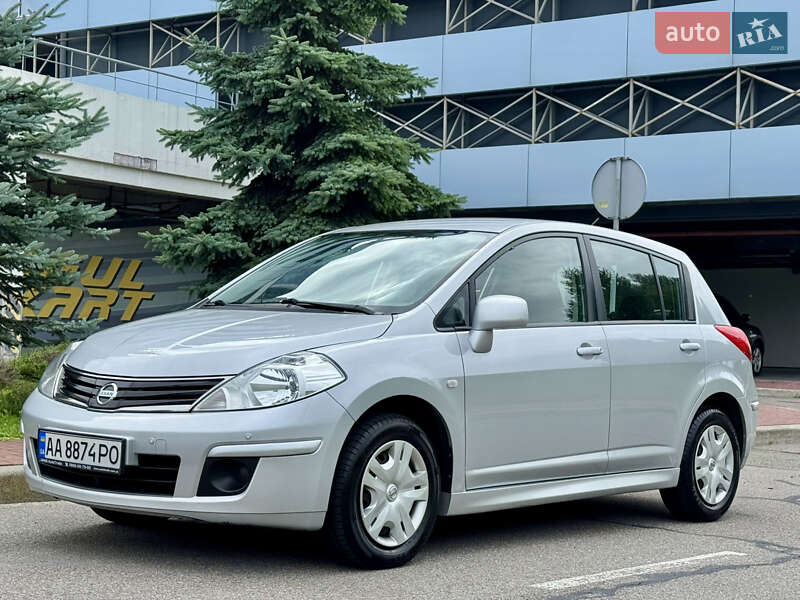 2012 nissan tiida