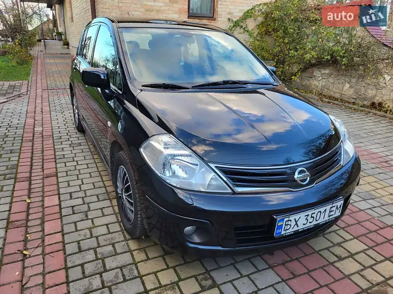 2012 nissan tiida