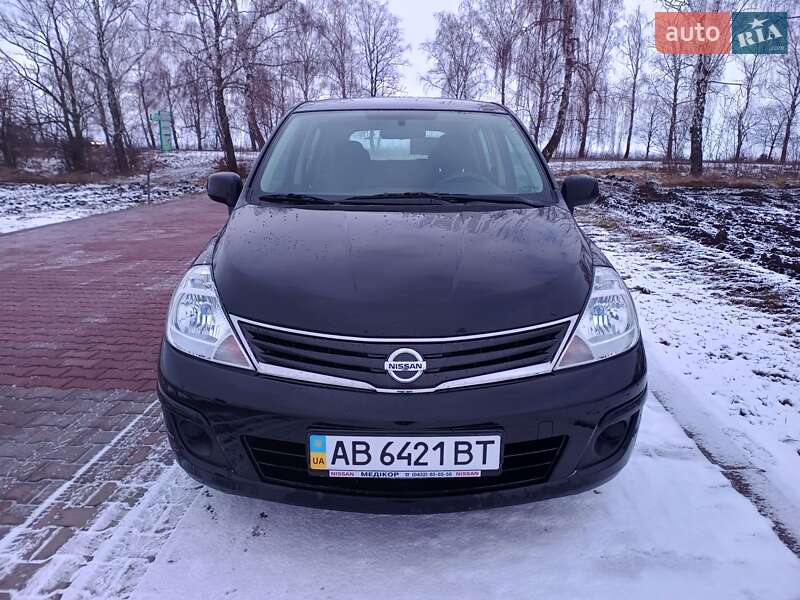 2012 nissan tiida