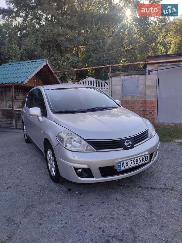 2007 nissan tiida
