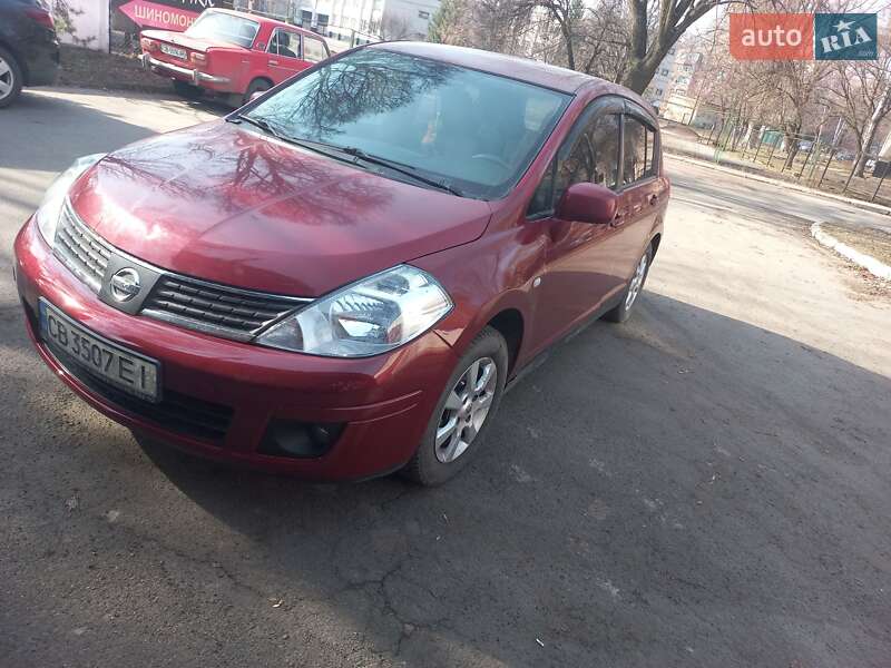 2008 nissan tiida