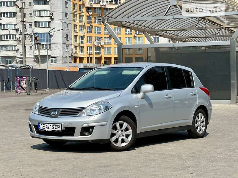 2008 nissan tiida