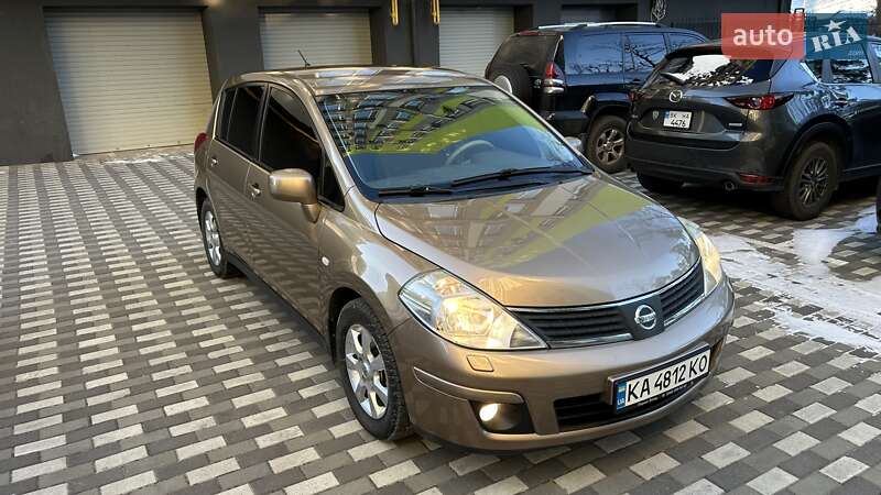 2008 nissan tiida