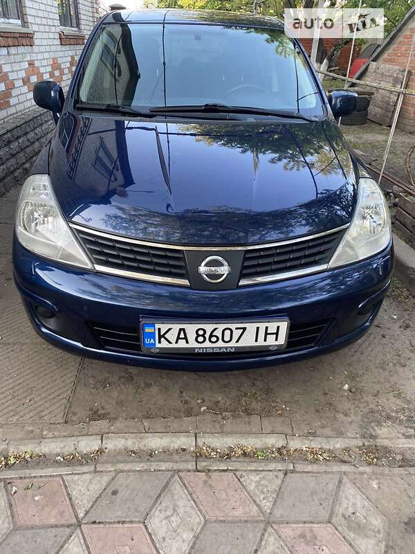 2008 nissan tiida