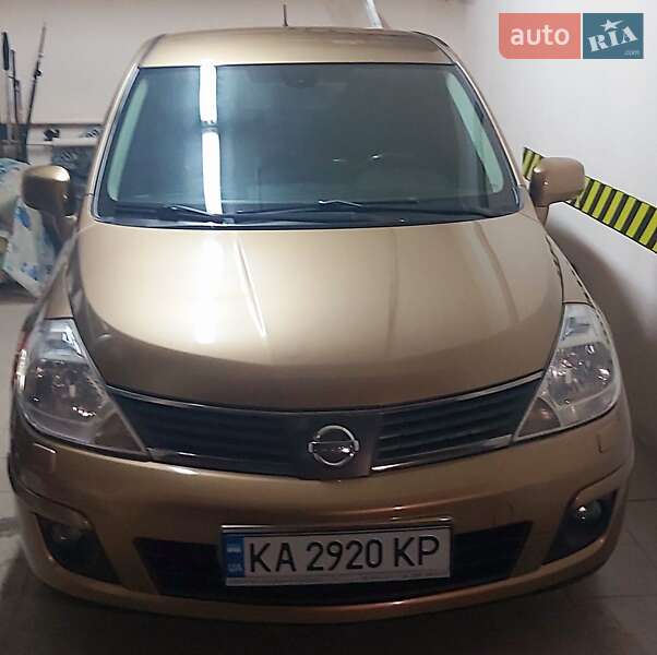 2008 nissan tiida