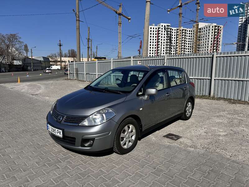 2008 nissan tiida