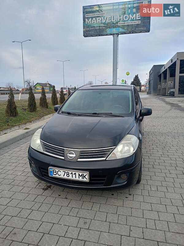 2008 nissan tiida