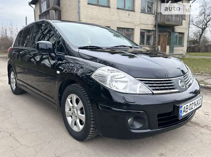 2010 nissan tiida