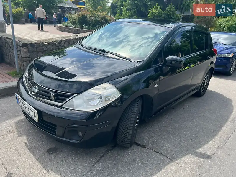 2010 nissan tiida