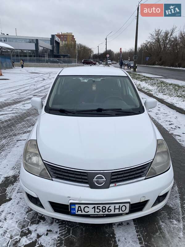 2008 nissan tiida