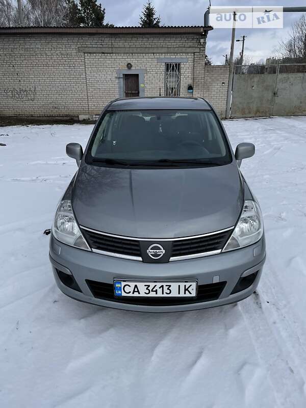 2008 nissan tiida