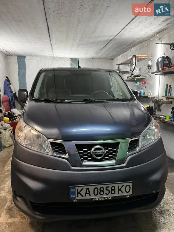 2017 nissan nv 200