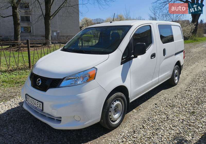 2021 nissan nv200