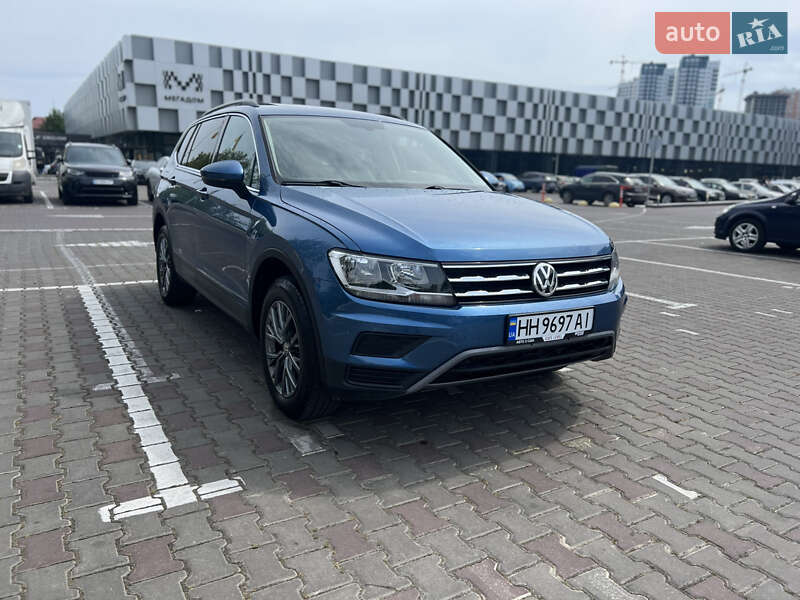 2019 VOLKSWAGEN Tiguan