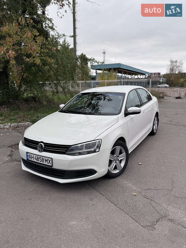 2012 VOLKSWAGEN Jetta