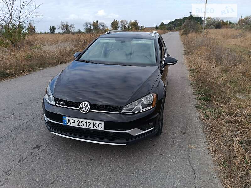 2017 volkswagen golf alltrack