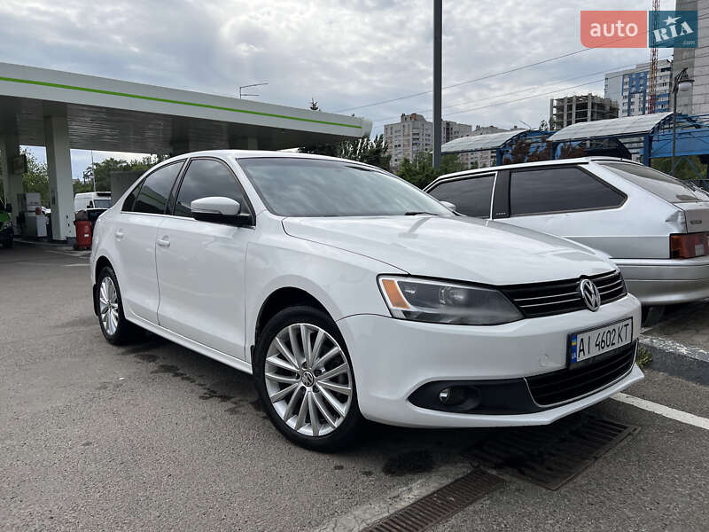 2011 VOLKSWAGEN Jetta