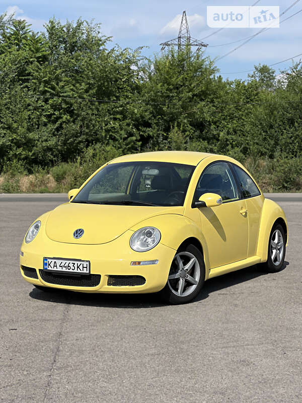 2010 volkswagen new beetle
