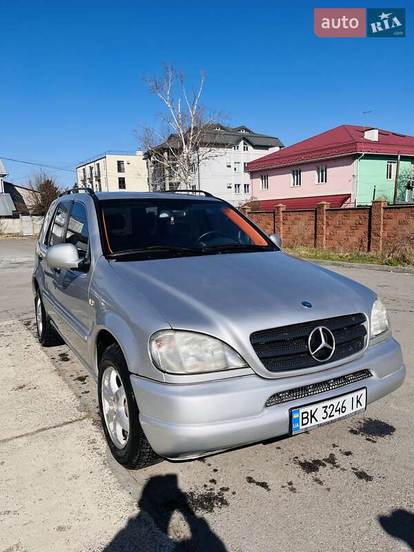 2001 mercedes-benz ml 320