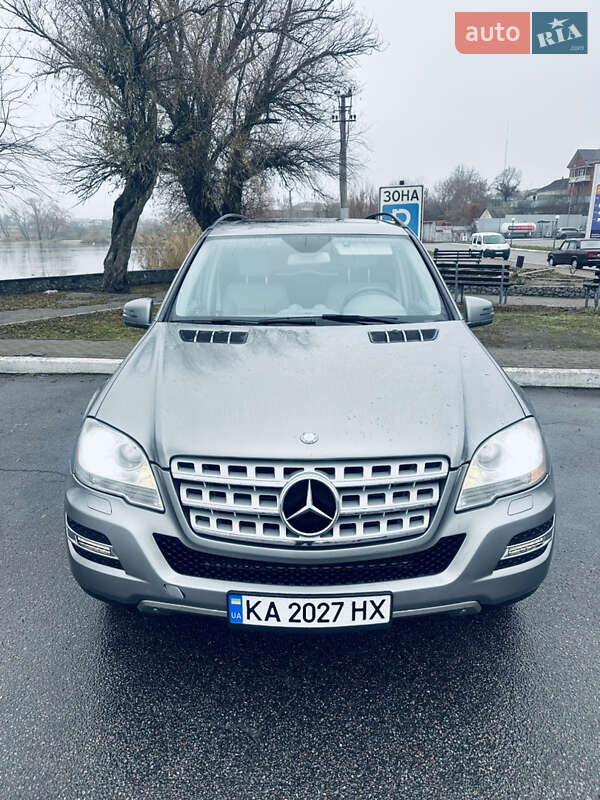 2011 MERCEDES-BENZ M-Class