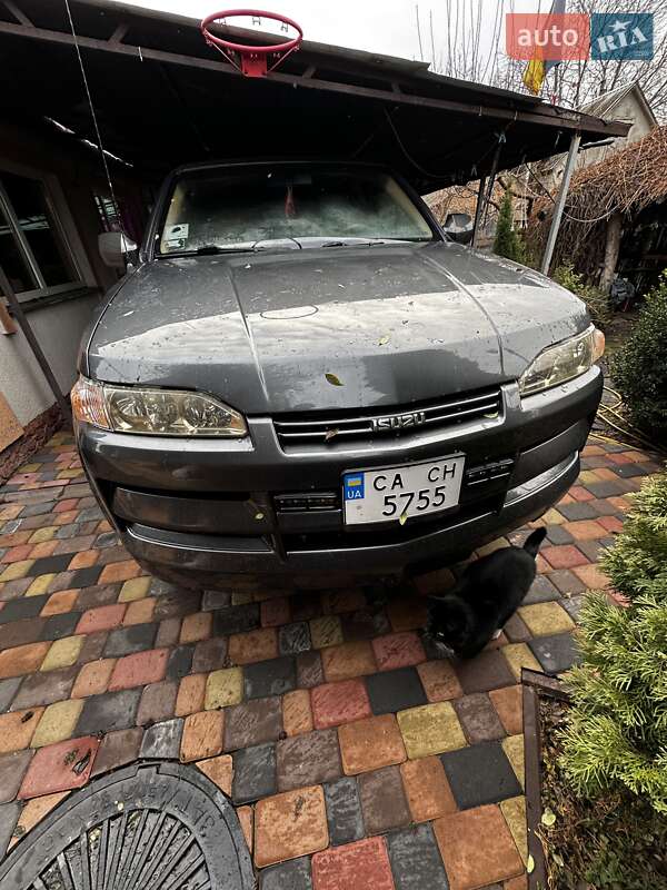 2002 isuzu axiom
