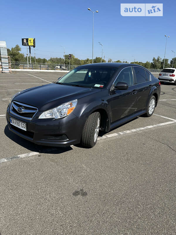 2011 subaru legacy