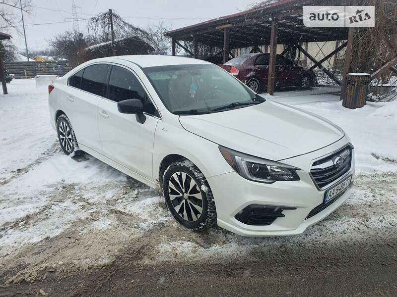 2018 subaru legacy