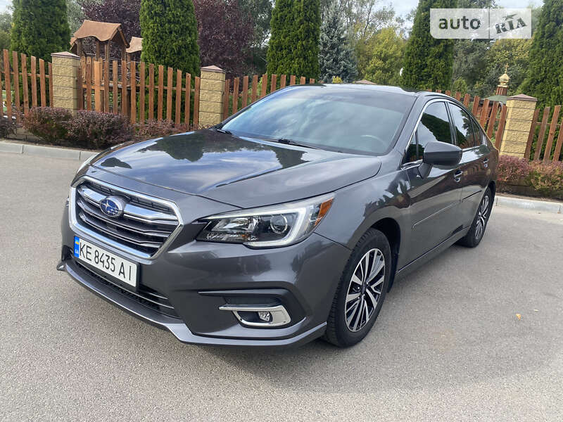 2018 subaru legacy