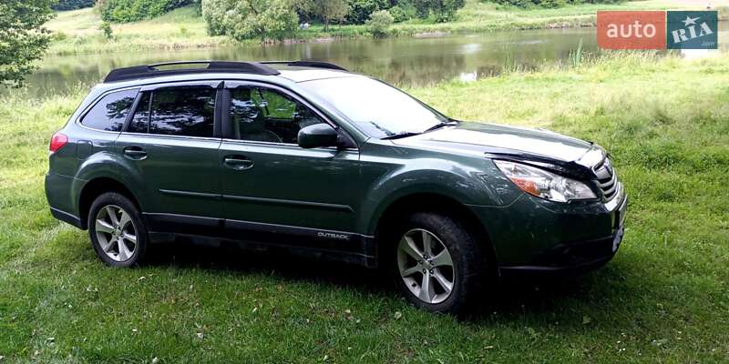 2013 SUBARU Outback