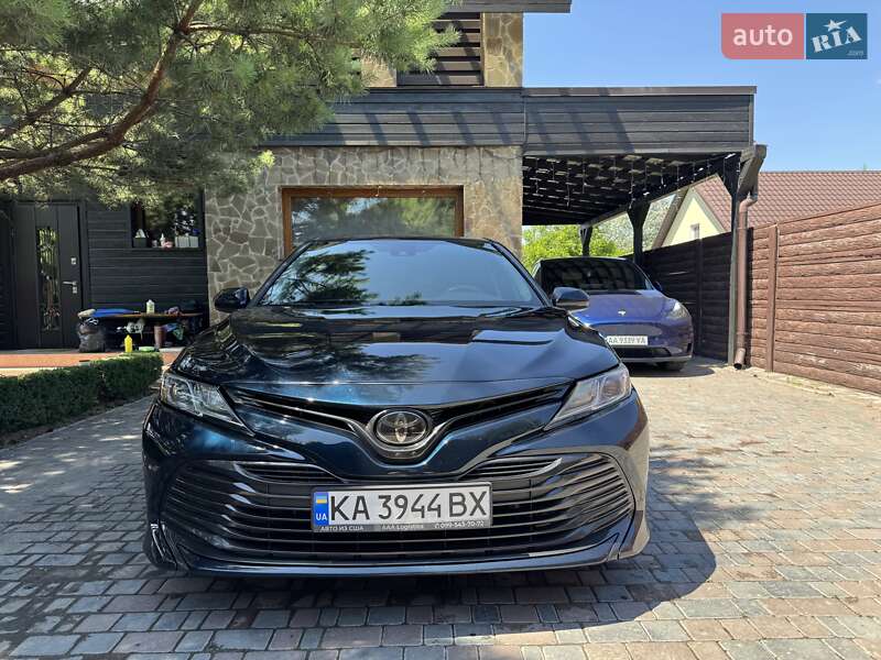 2019 toyota camry