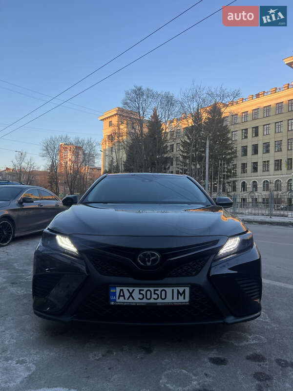 2019 toyota camry