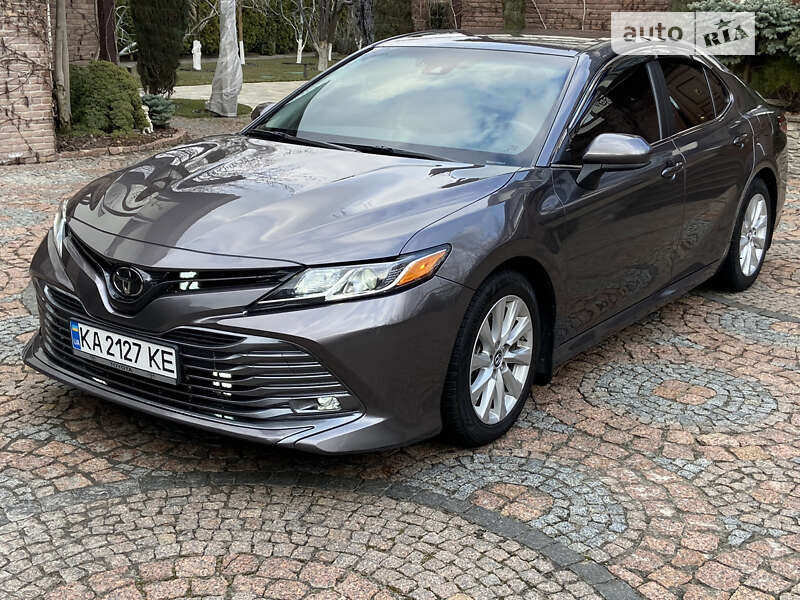 2019 toyota camry