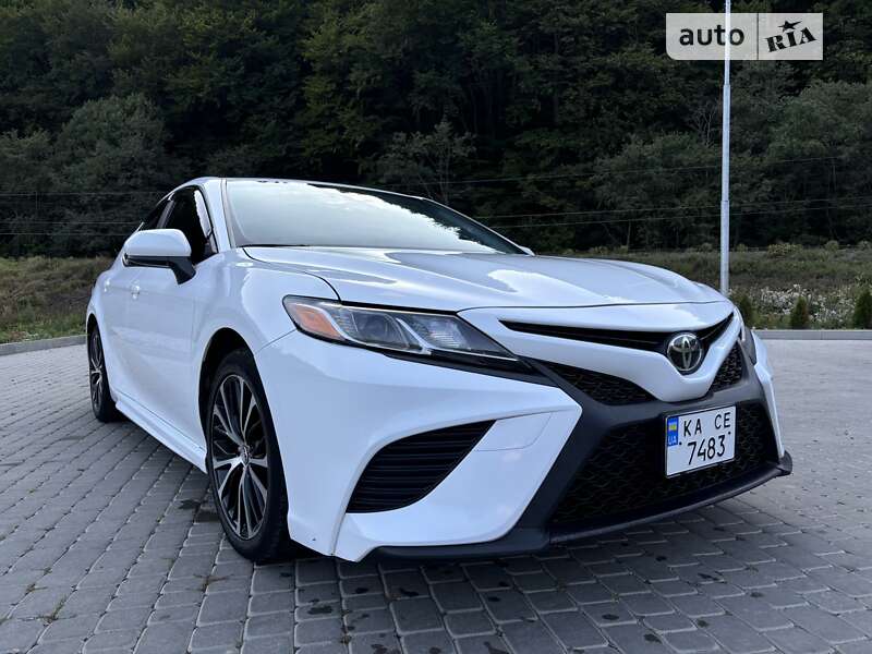2019 toyota camry