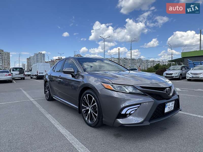 2018 toyota camry