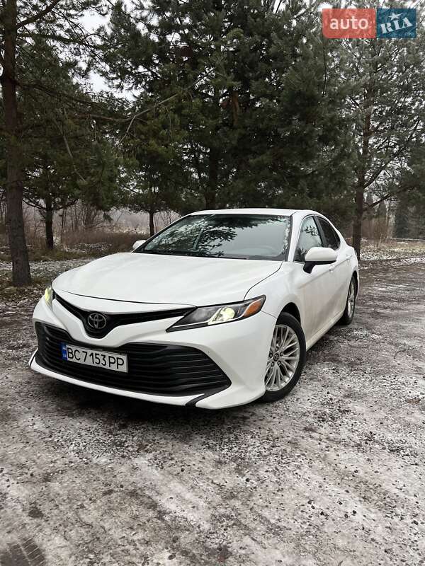 2019 toyota camry