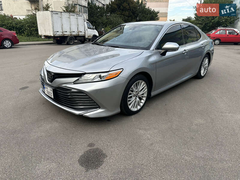 2019 toyota camry