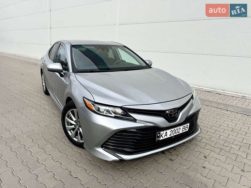 2019 toyota camry