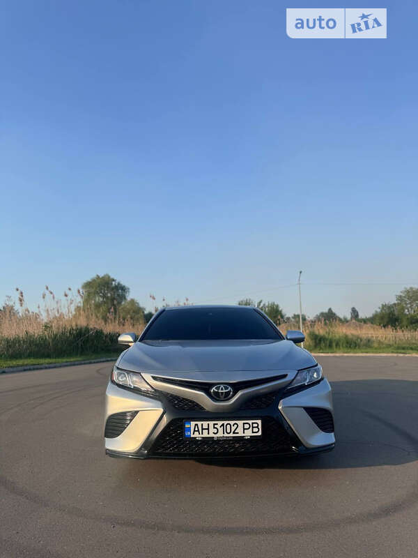 2019 toyota camry