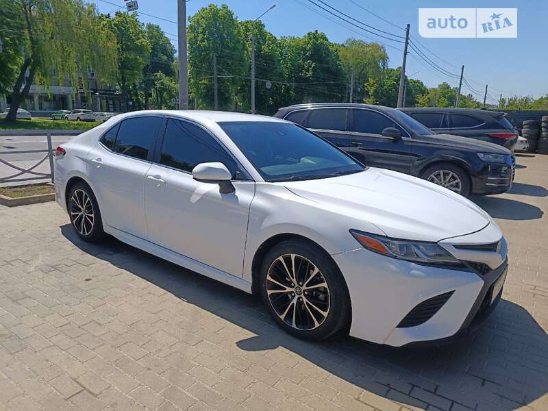 2018 toyota camry