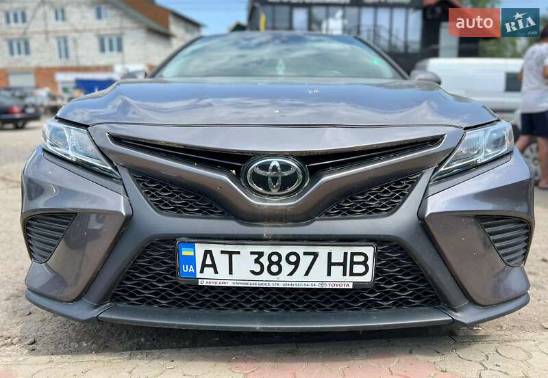 2019 toyota camry