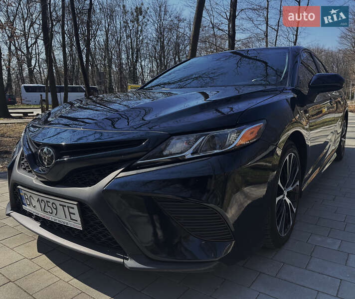 2019 toyota camry