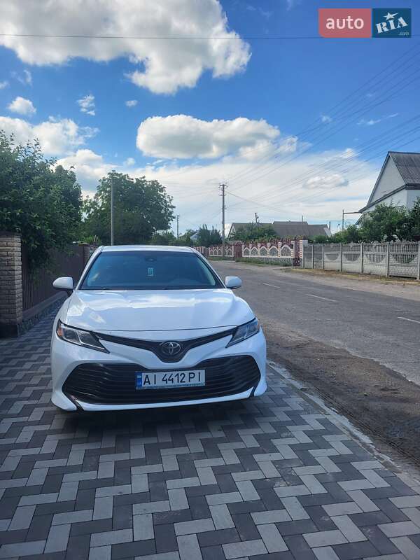 2019 toyota camry